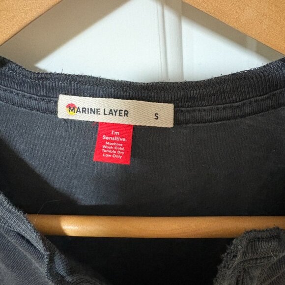 Marine Layer Relaxed Hemp Cotton Henley in washed black - Picture 2 of 3